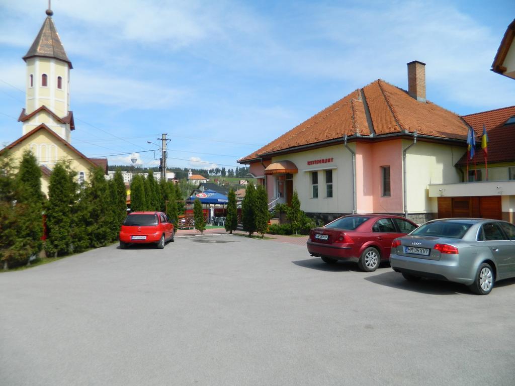 Hotel Mures Topliţa Exterior foto